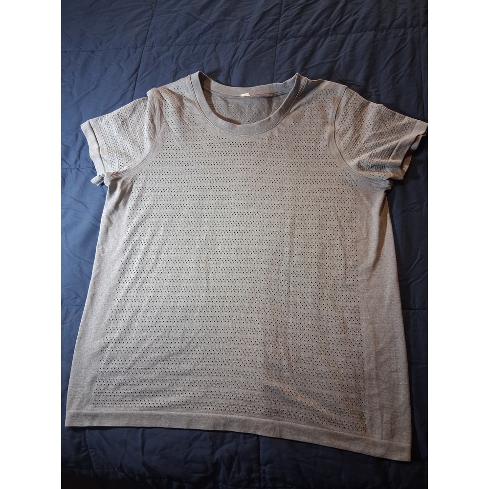 Lululemon Breeze Through Short‎ Sleeve Grey Perforated Training Shirt Womens 12